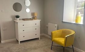 Sunny Corner - Lovely 2 Bedroom Appt